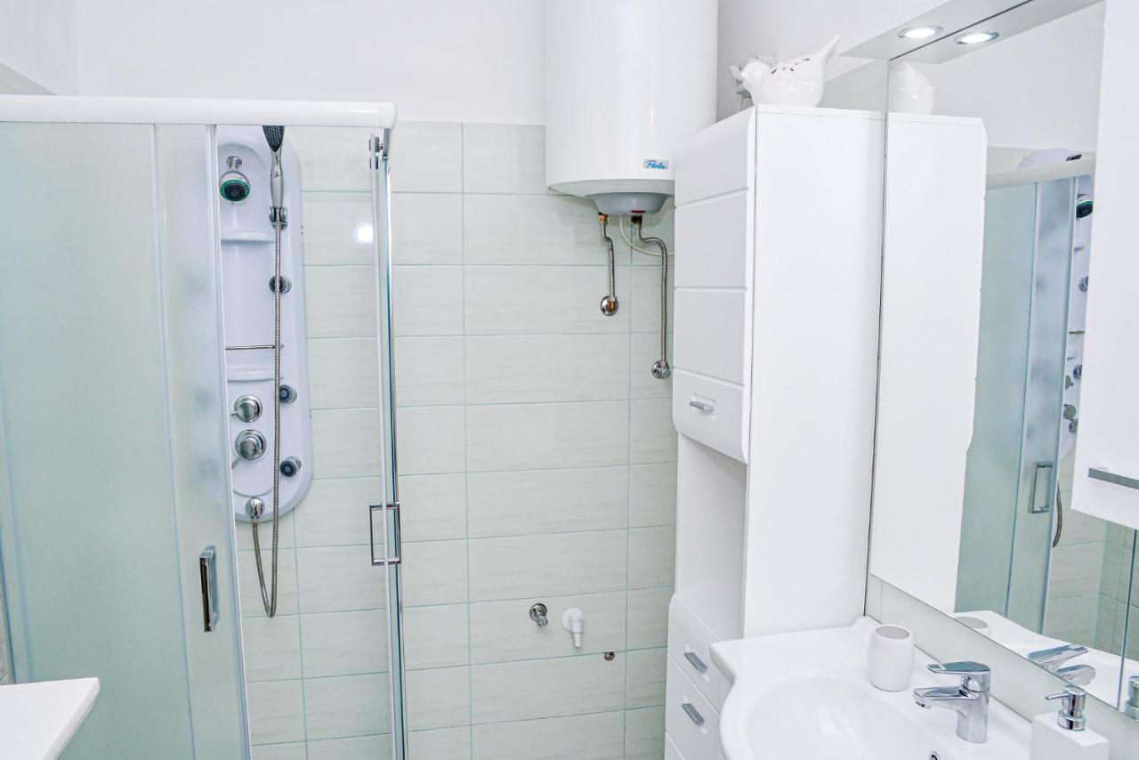 Holly Vendeghaz Apartment ไฮจ์ดุสโซบอสโล ภายนอก รูปภาพ