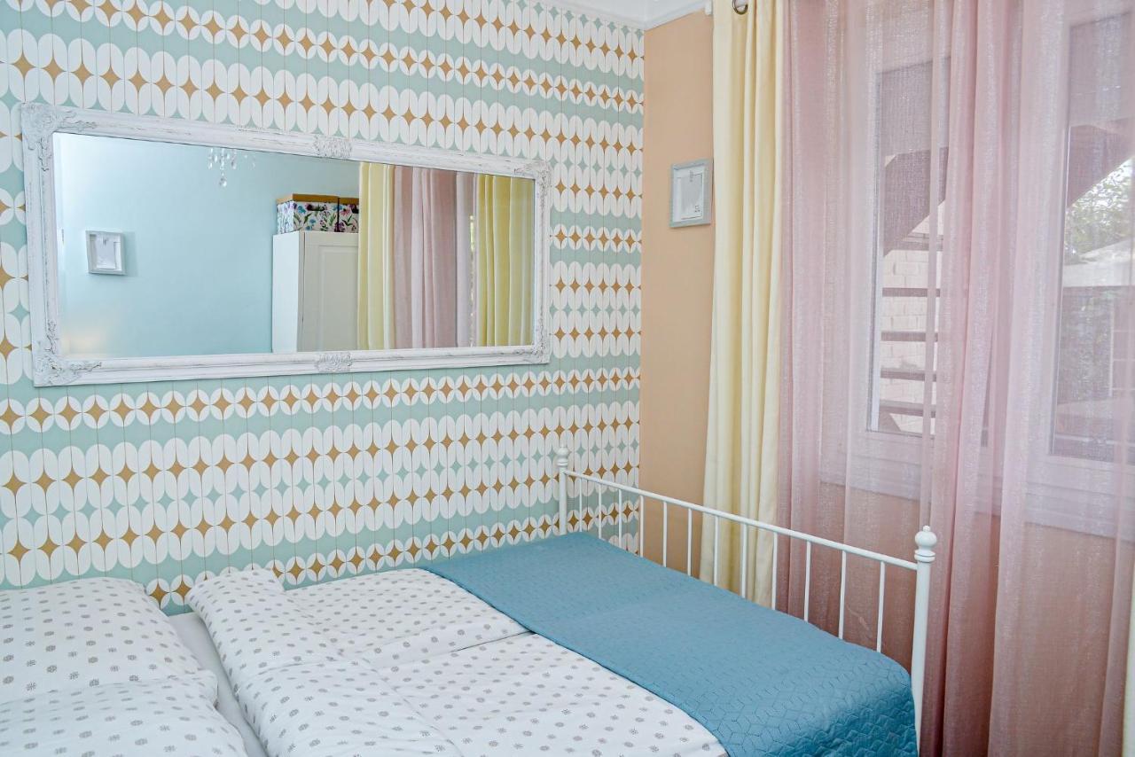 Holly Vendeghaz Apartment ไฮจ์ดุสโซบอสโล ภายนอก รูปภาพ