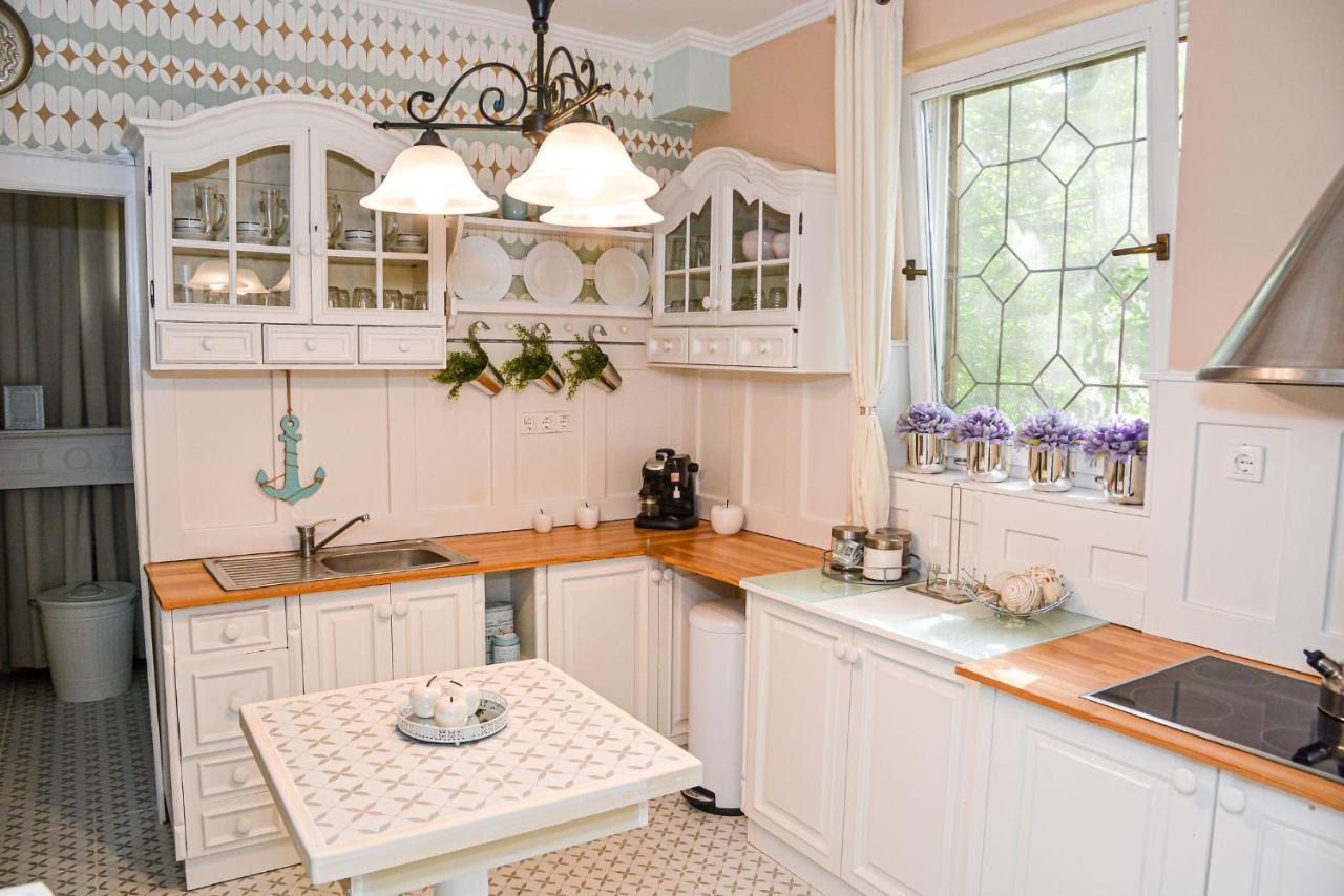 Holly Vendeghaz Apartment ไฮจ์ดุสโซบอสโล ภายนอก รูปภาพ