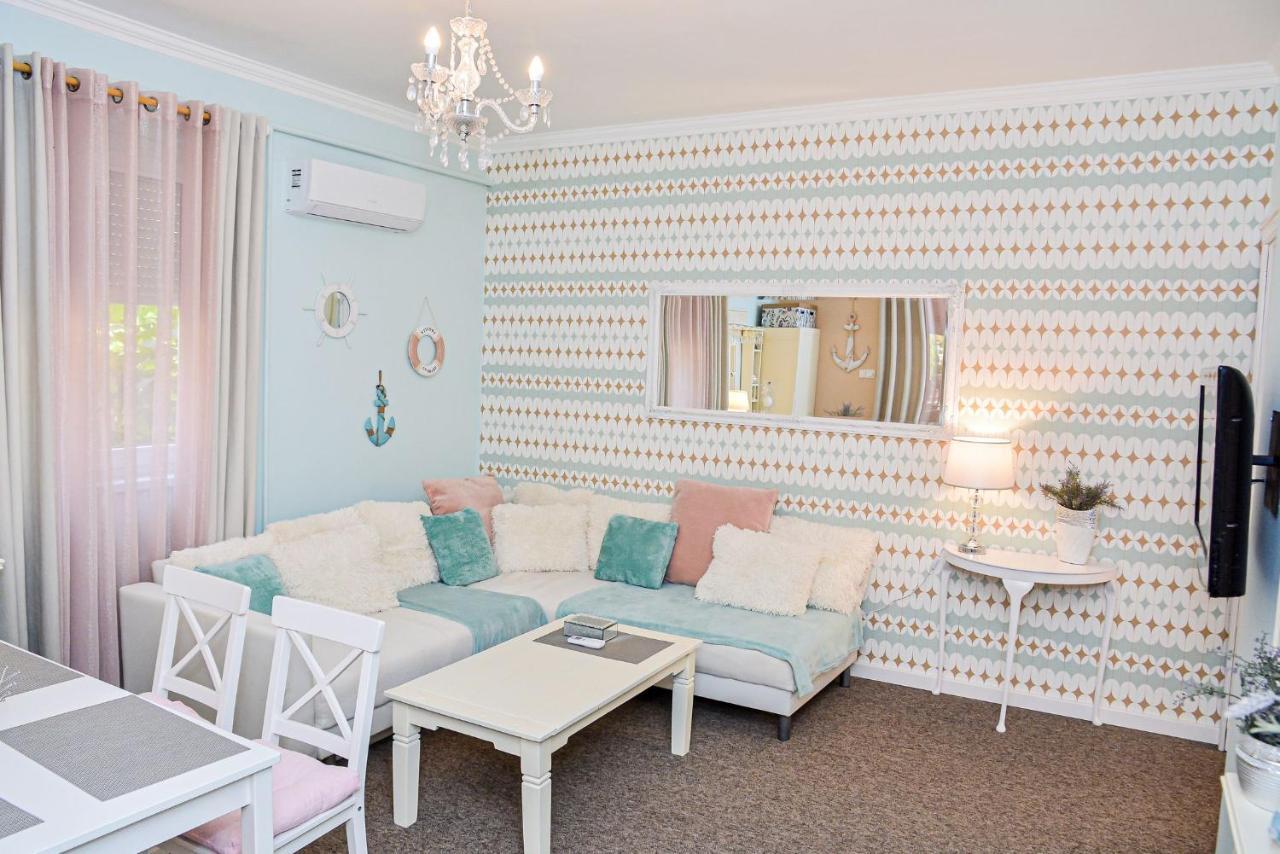 Holly Vendeghaz Apartment ไฮจ์ดุสโซบอสโล ภายนอก รูปภาพ