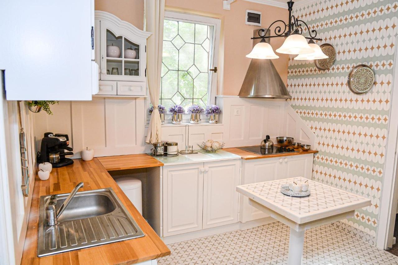 Holly Vendeghaz Apartment ไฮจ์ดุสโซบอสโล ภายนอก รูปภาพ