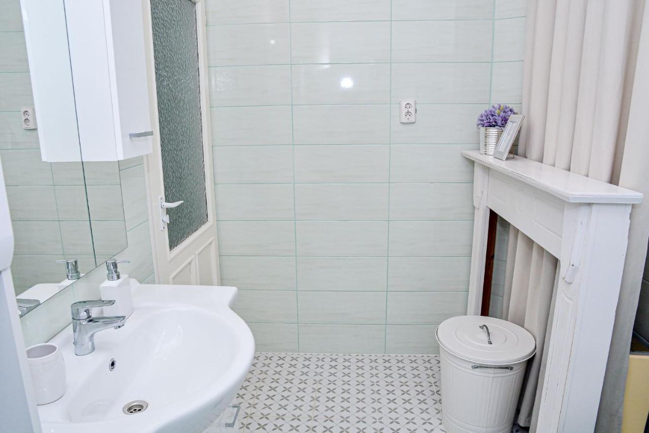 Holly Vendeghaz Apartment ไฮจ์ดุสโซบอสโล ภายนอก รูปภาพ
