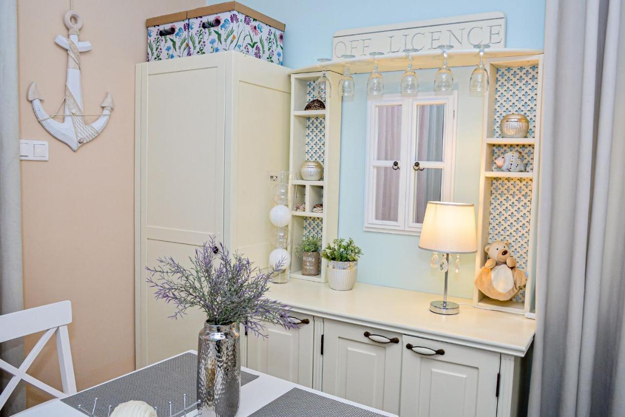 Holly Vendeghaz Apartment ไฮจ์ดุสโซบอสโล ภายนอก รูปภาพ