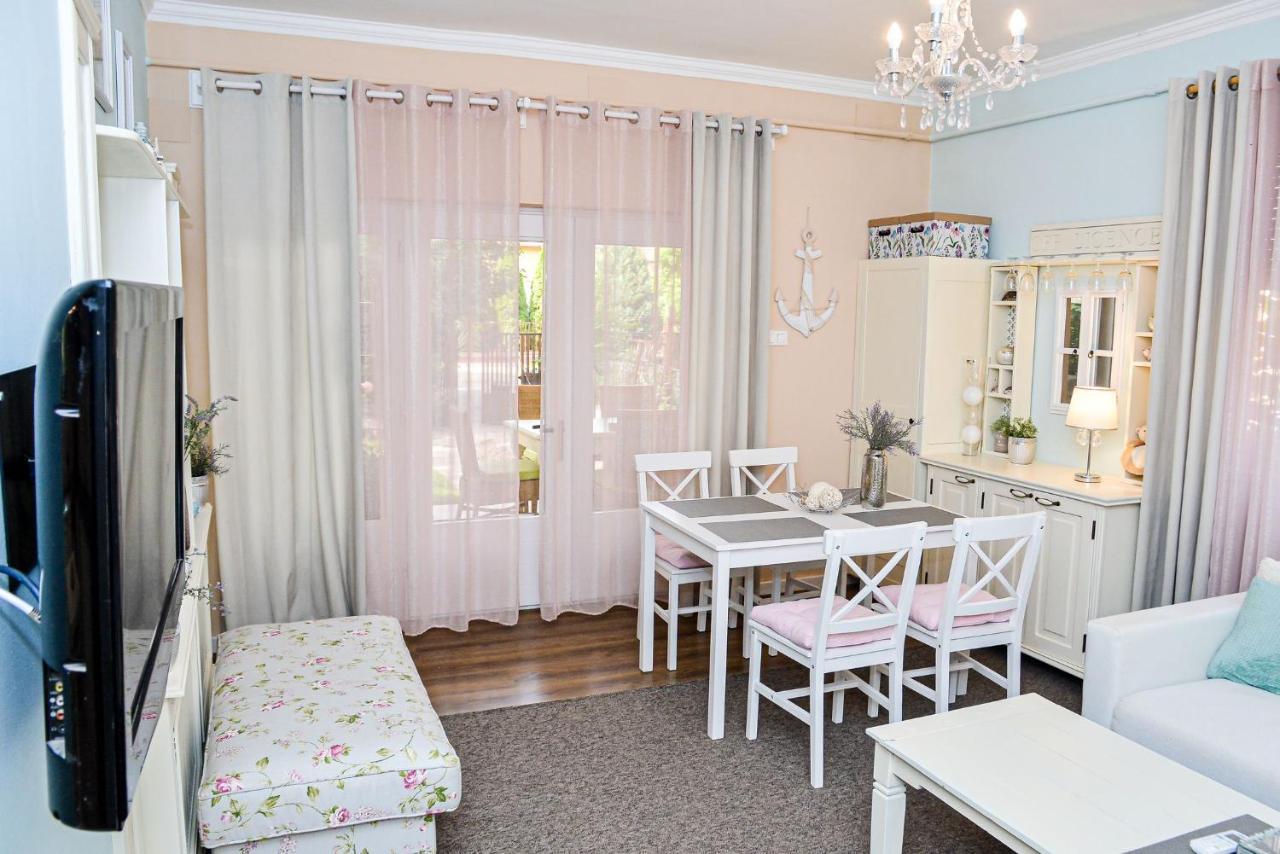 Holly Vendeghaz Apartment ไฮจ์ดุสโซบอสโล ภายนอก รูปภาพ