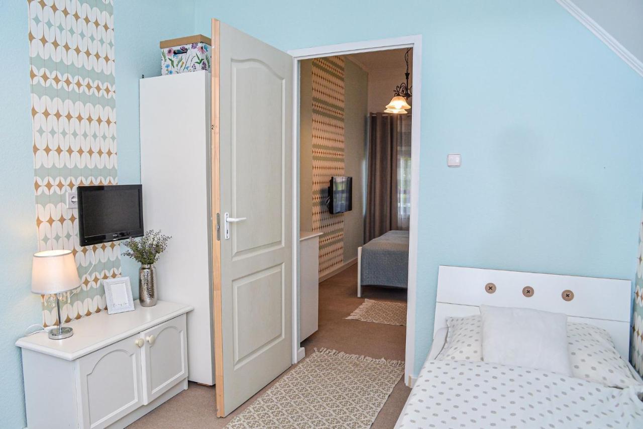 Holly Vendeghaz Apartment ไฮจ์ดุสโซบอสโล ภายนอก รูปภาพ