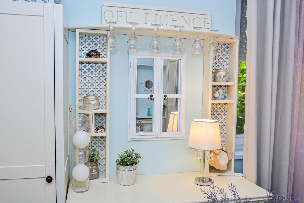 Holly Vendeghaz Apartment ไฮจ์ดุสโซบอสโล ภายนอก รูปภาพ