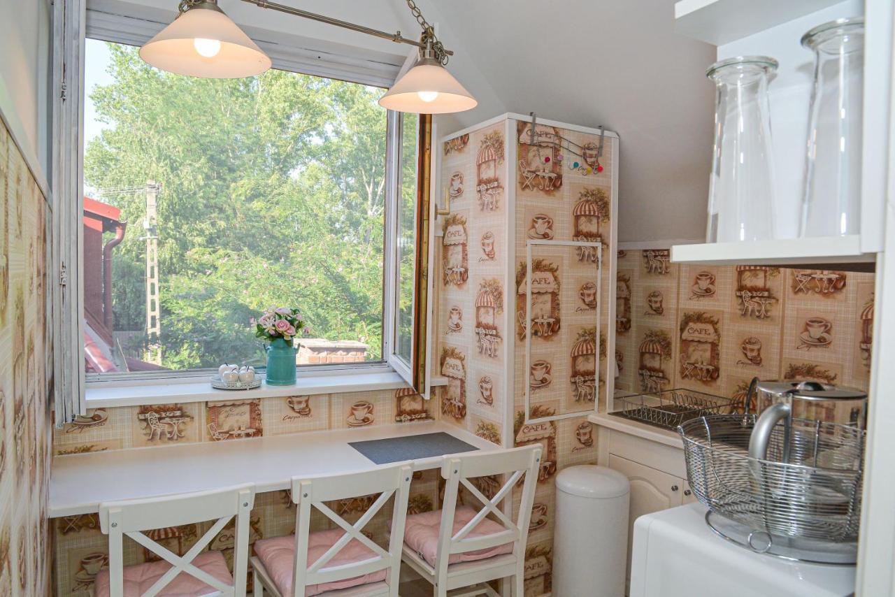 Holly Vendeghaz Apartment ไฮจ์ดุสโซบอสโล ภายนอก รูปภาพ