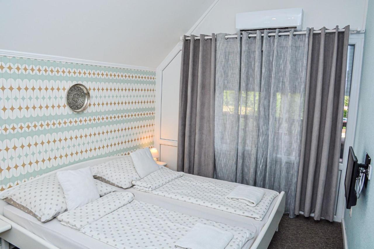 Holly Vendeghaz Apartment ไฮจ์ดุสโซบอสโล ภายนอก รูปภาพ