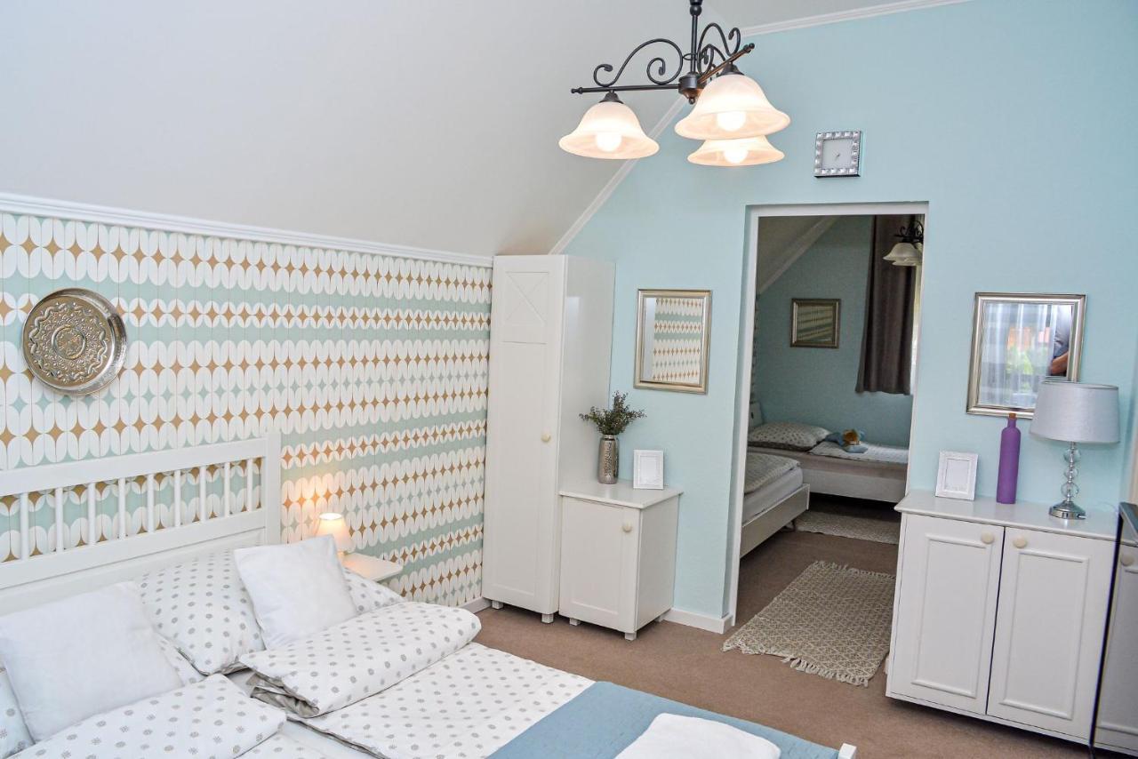 Holly Vendeghaz Apartment ไฮจ์ดุสโซบอสโล ภายนอก รูปภาพ